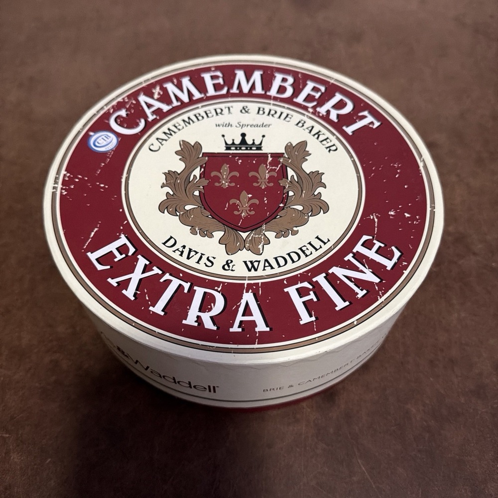 DAVIS & WADDELL CAMEMBERT AND BRIE BAKER UNUSED includes SPREADER WHITE CERAMIC
